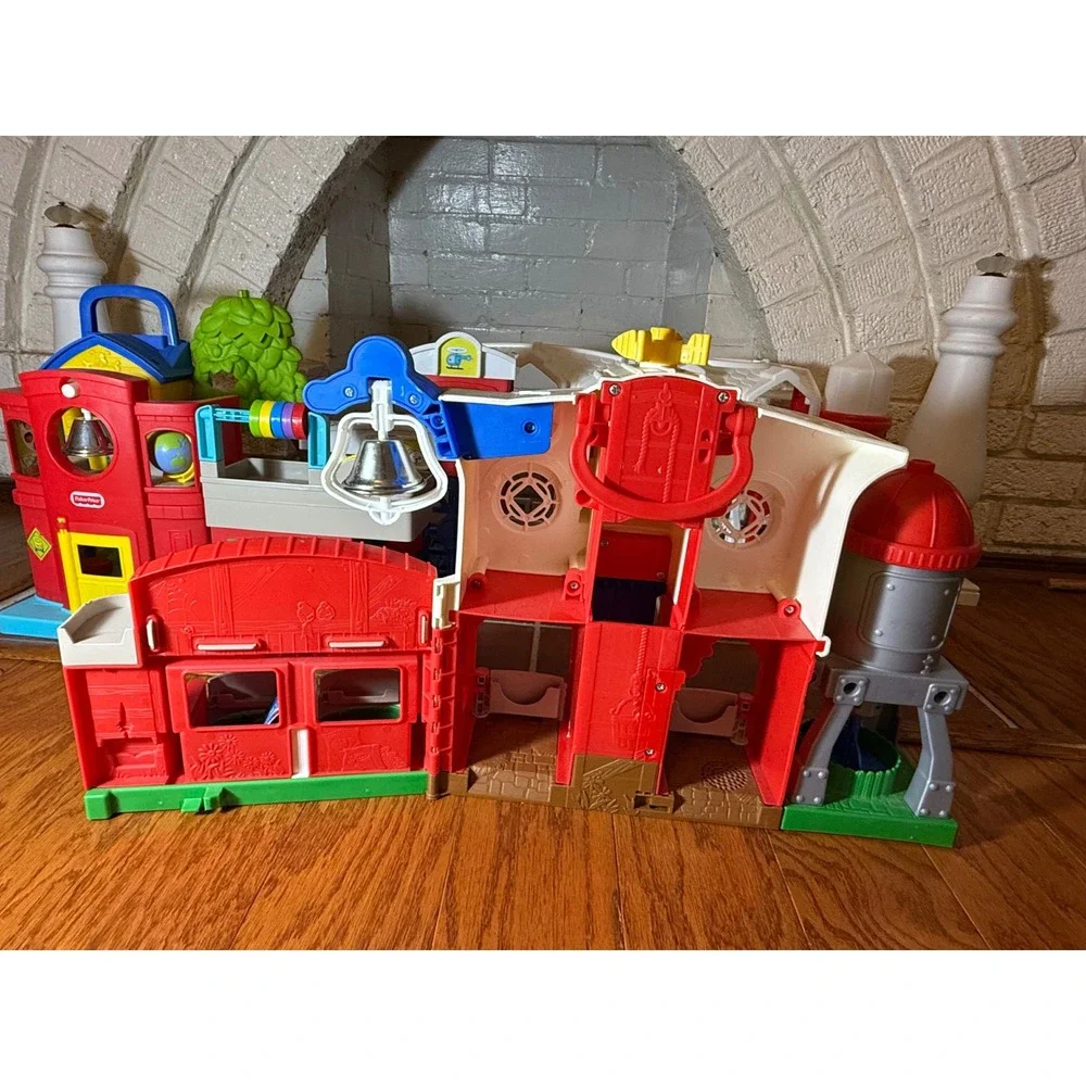 TESTED WORKS - Lot of Little People and Structures Including DC Comic Characters